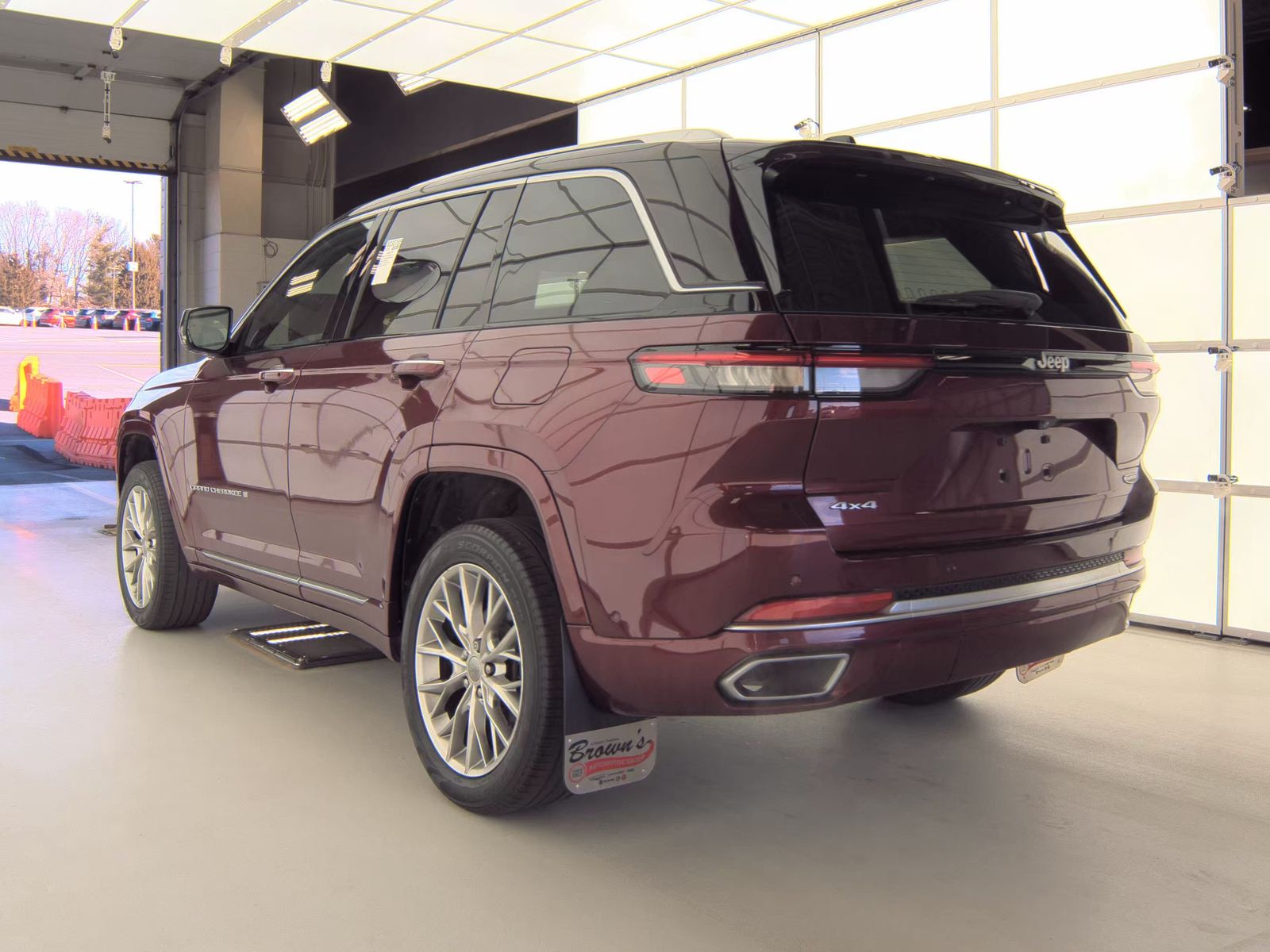 2022 Jeep Grand Cherokee Summit AWD