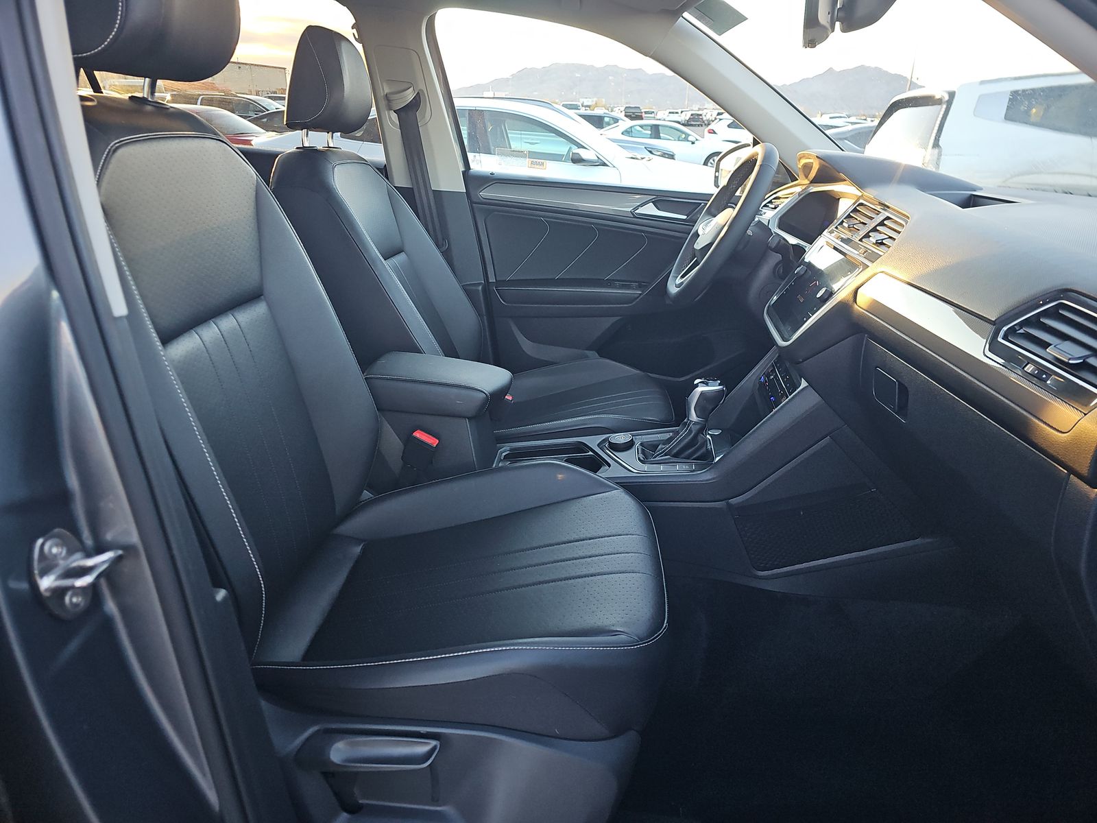 2022 Volkswagen Tiguan 2.0T SE AWD