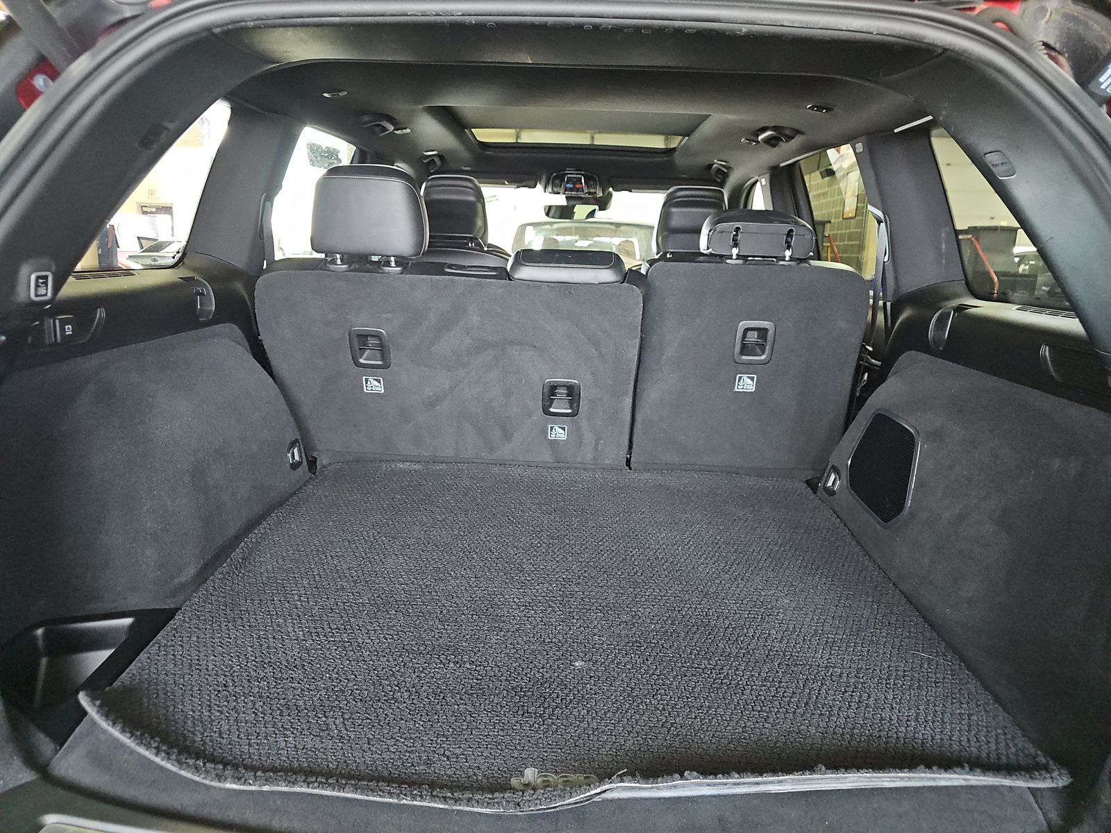 2022 Jeep Grand Cherokee Summit AWD