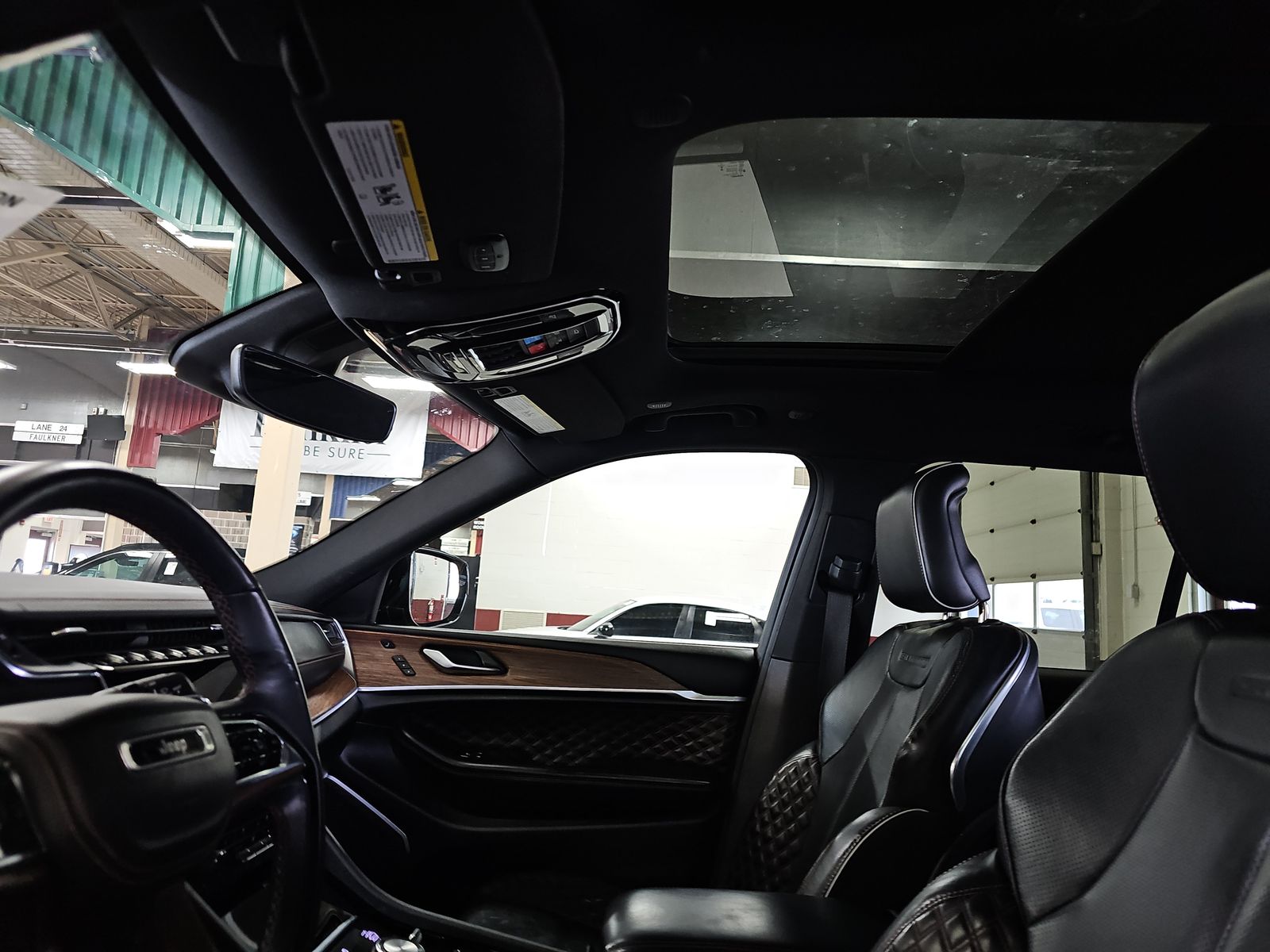 2022 Jeep Grand Cherokee Summit AWD