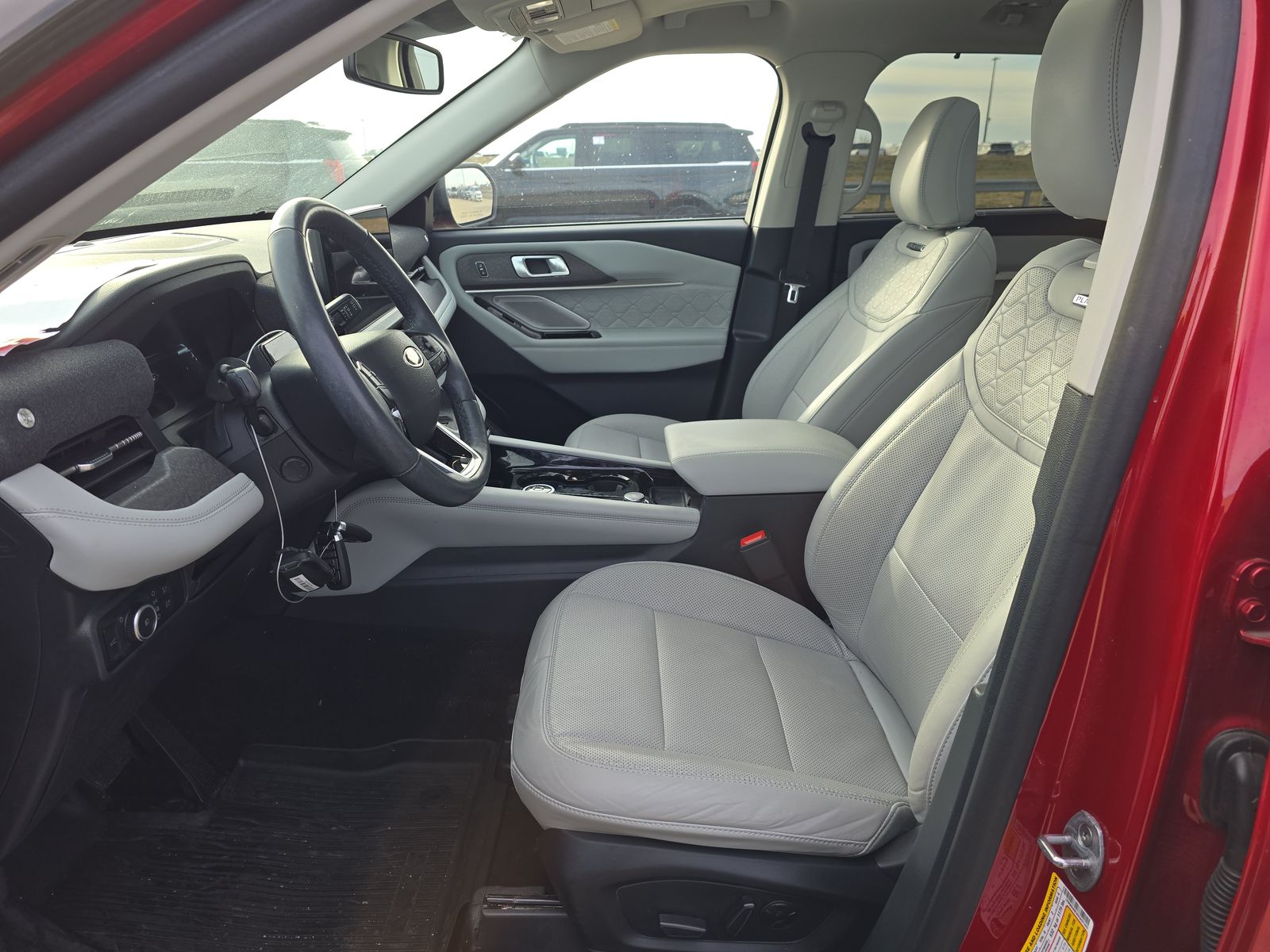 2025 Ford Explorer Platinum AWD