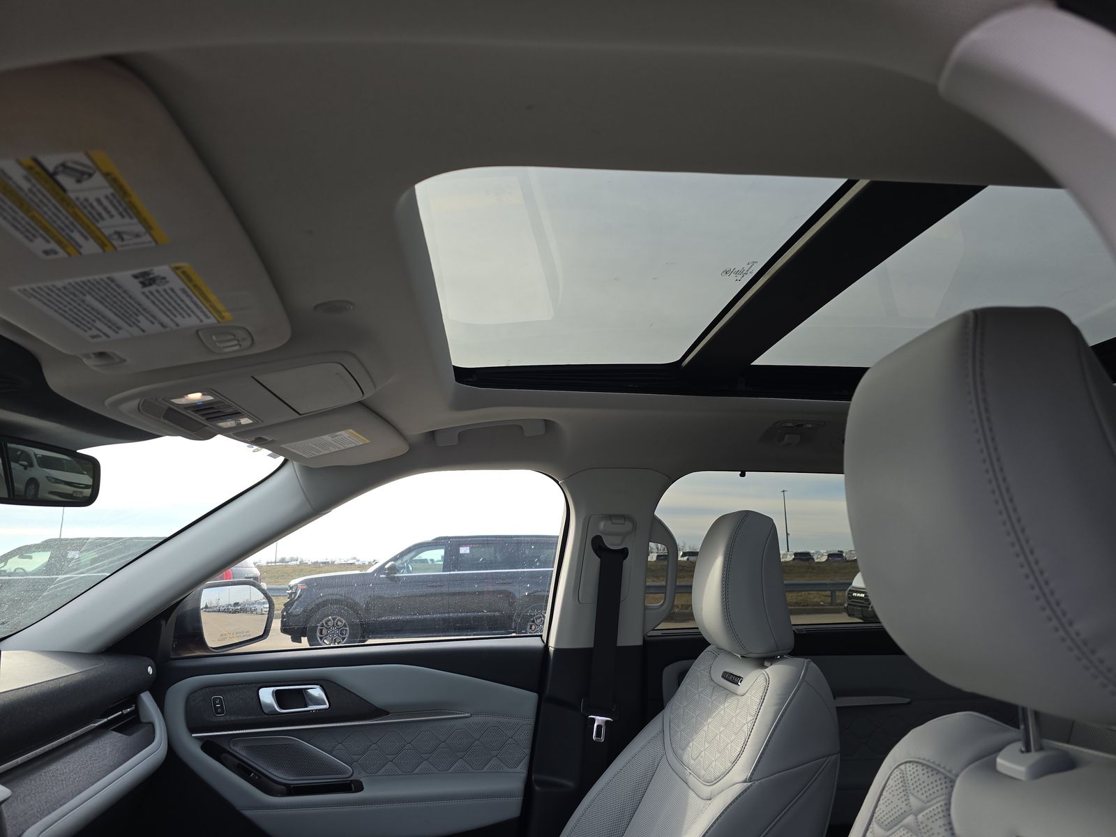 2025 Ford Explorer Platinum AWD