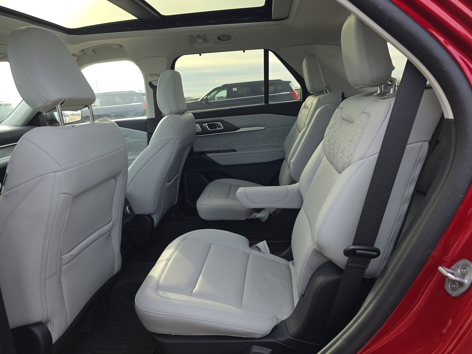 2025 Ford Explorer Platinum AWD