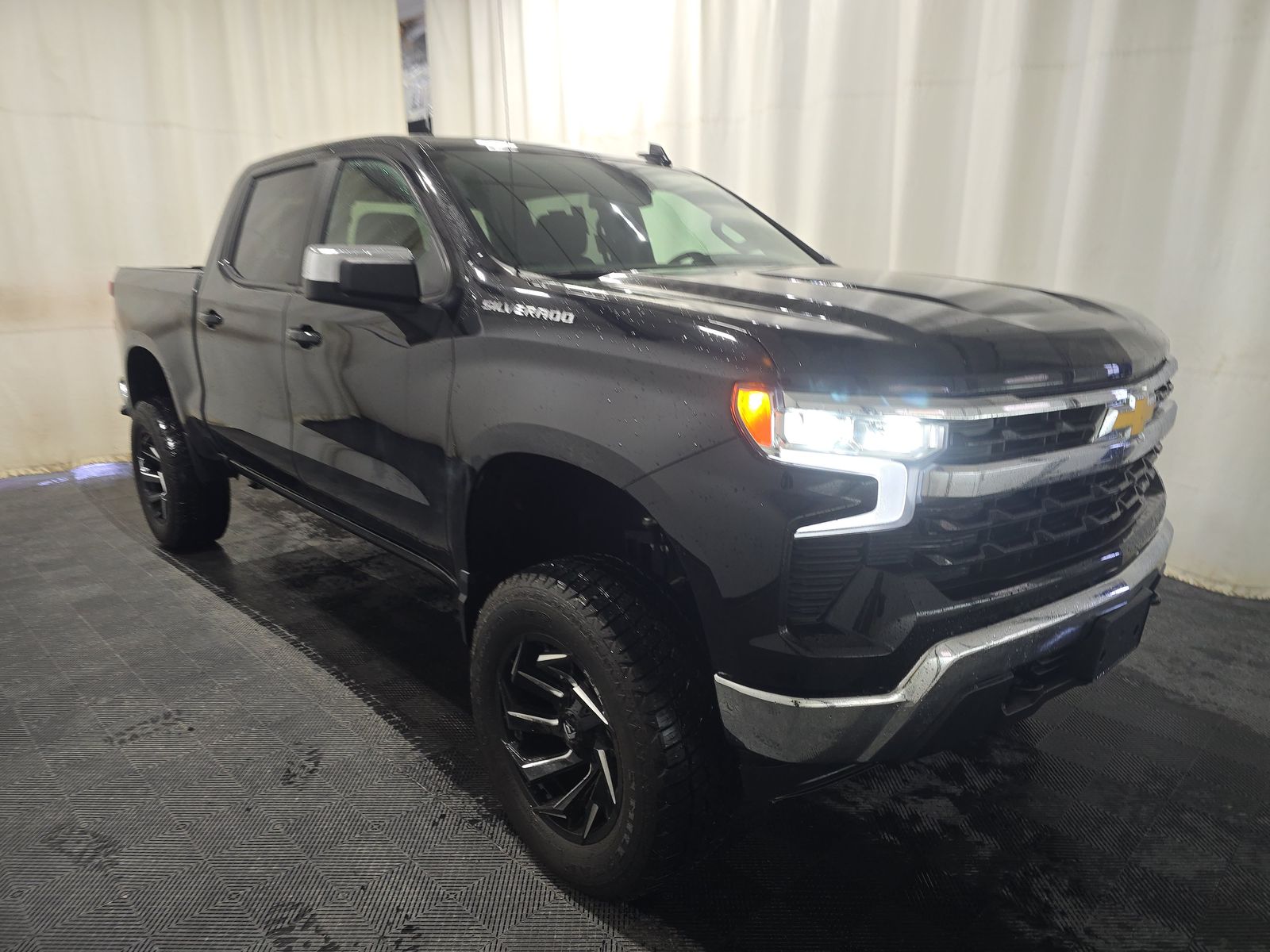 2025 Chevrolet Silverado 1500 LT AWD