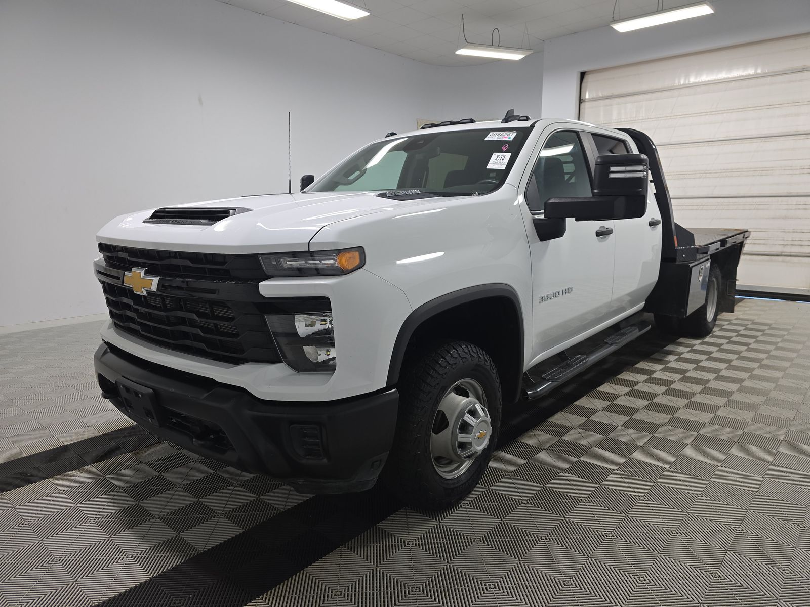 2024 Chevrolet Silverado HD WT's photo