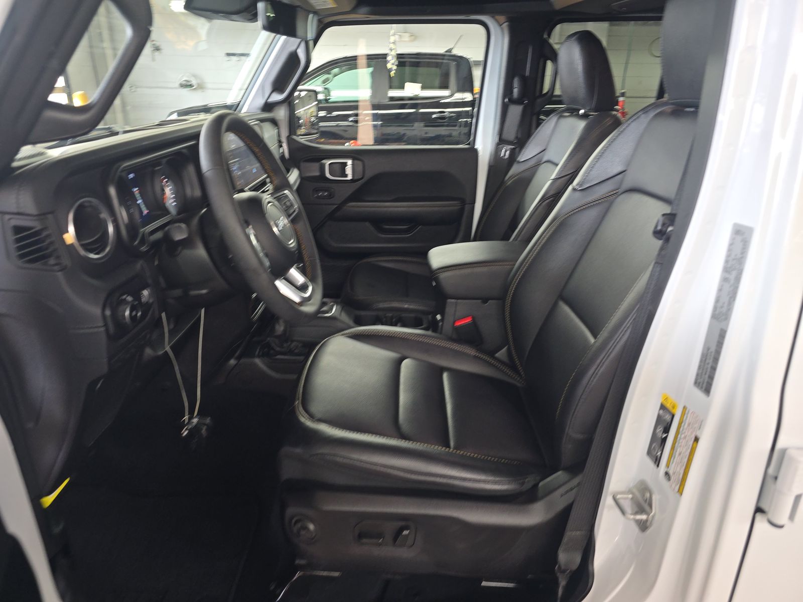 2024 Jeep Wrangler Sahara AWD