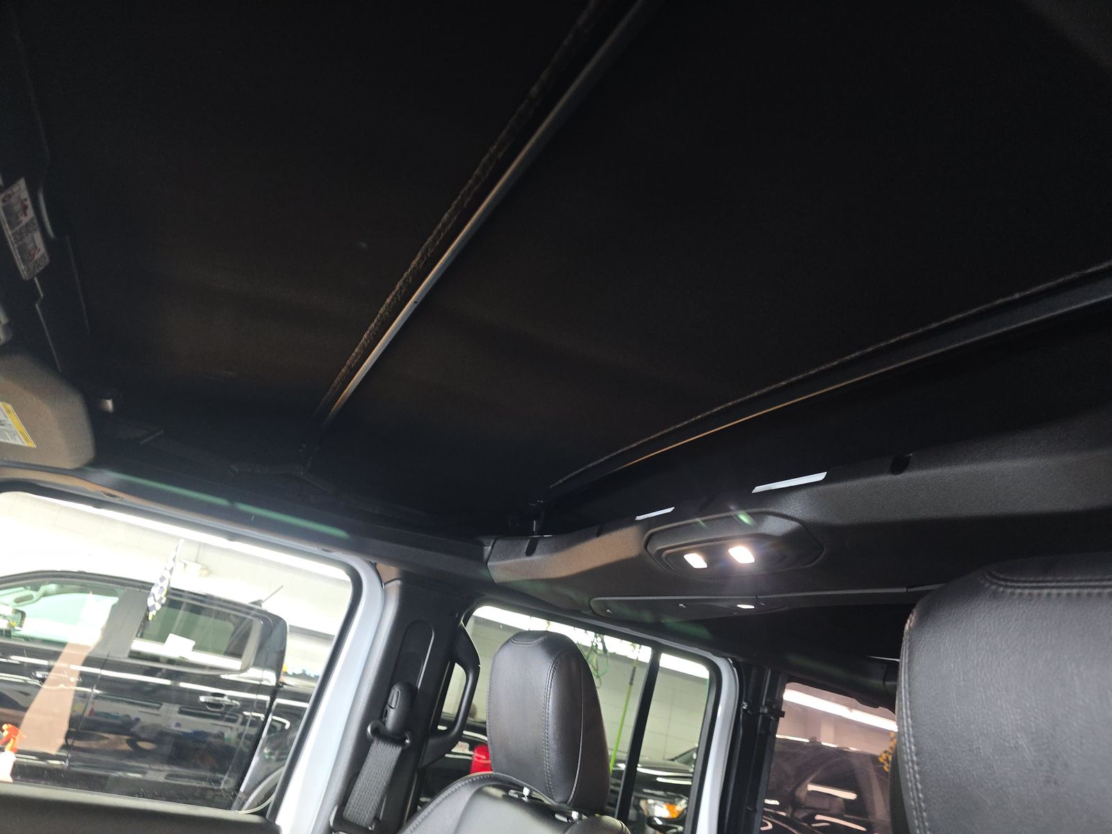 2024 Jeep Wrangler Sahara AWD