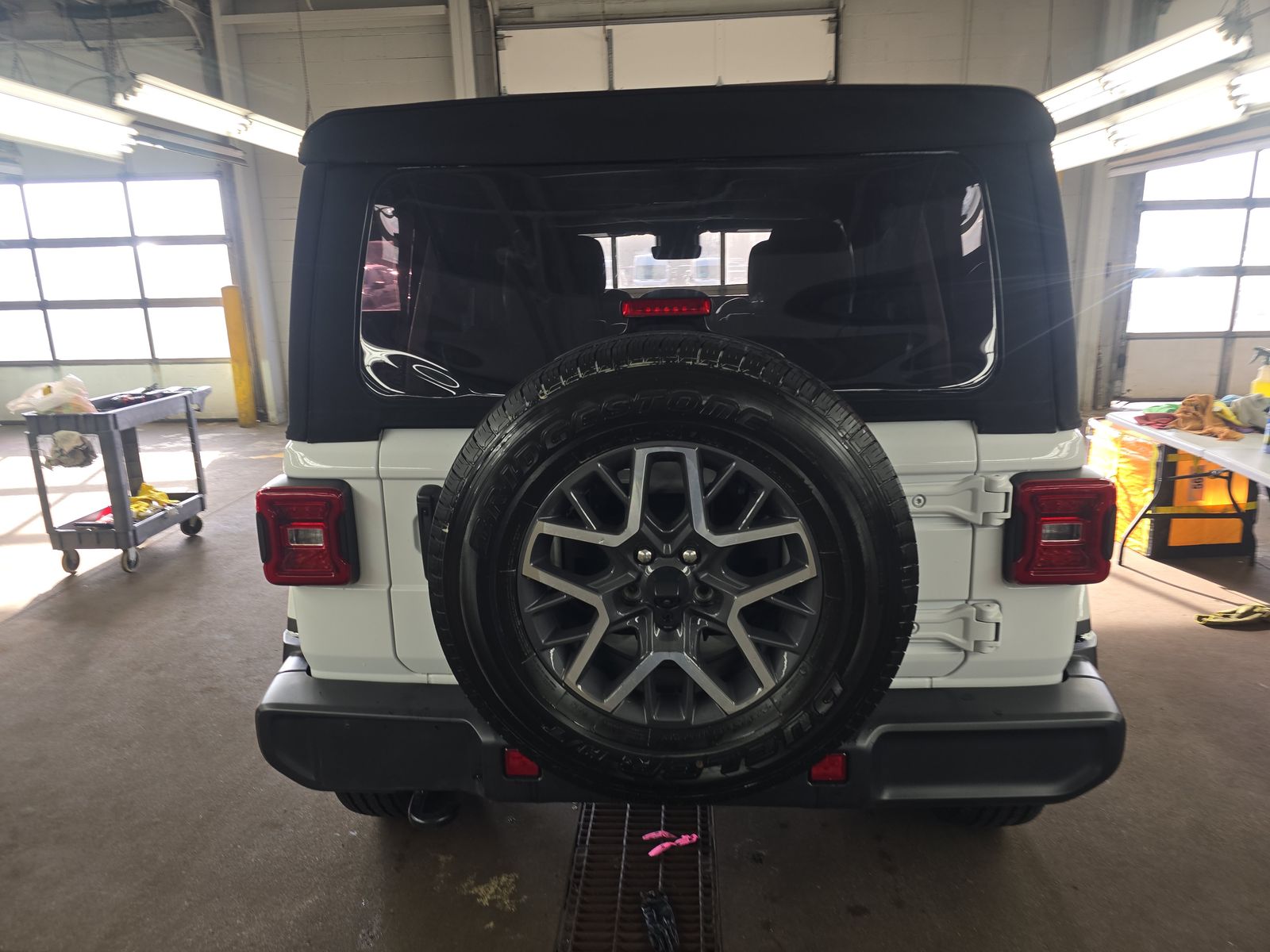 2024 Jeep Wrangler Sahara AWD