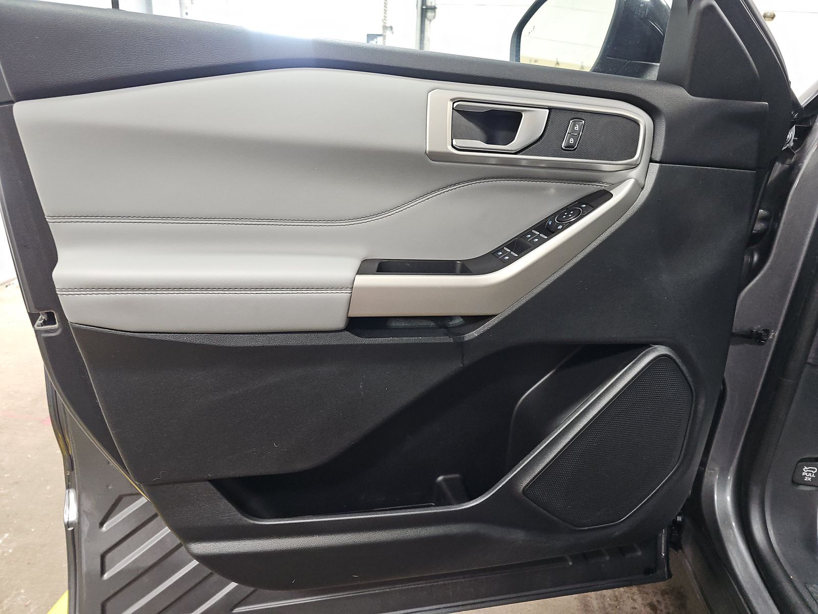 2023 Ford Explorer XLT AWD