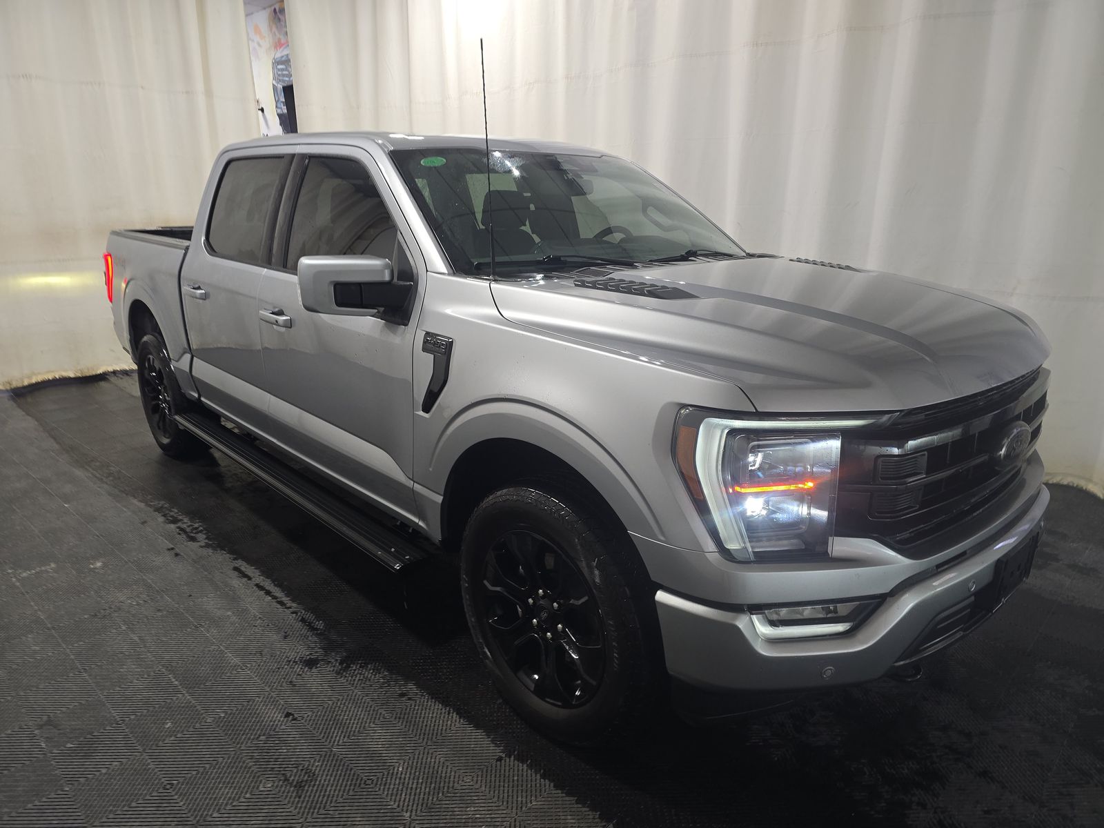 2023 Ford F-150 Lariat AWD