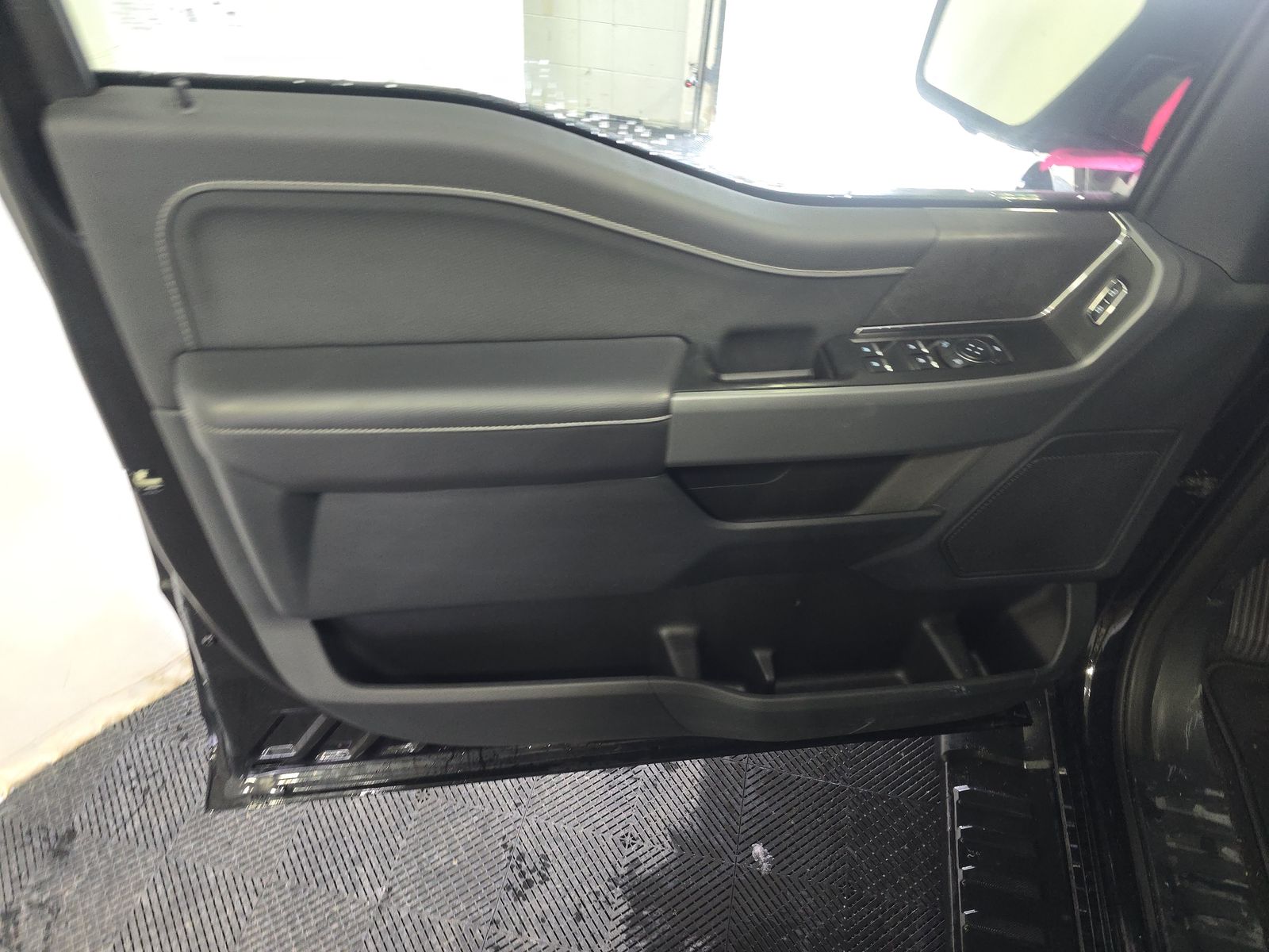 2025 Ford F-150 XLT AWD