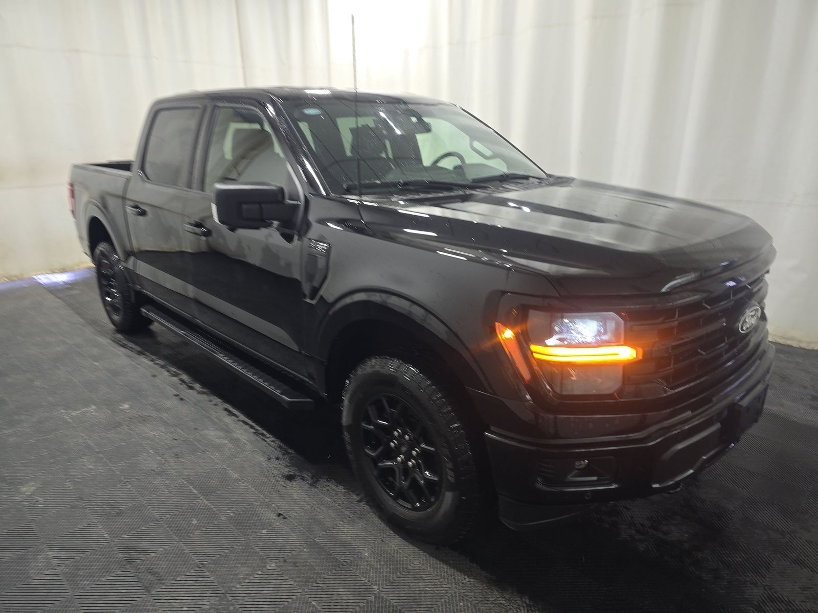 2025 Ford F-150 XLT AWD