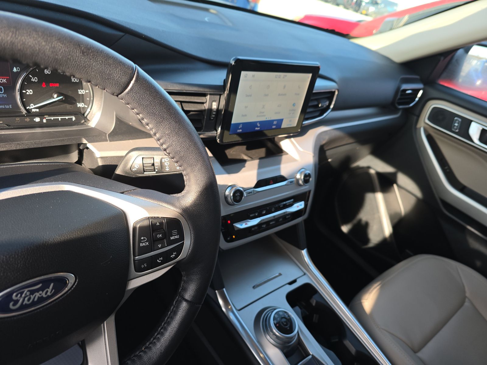 2023 Ford Explorer XLT AWD