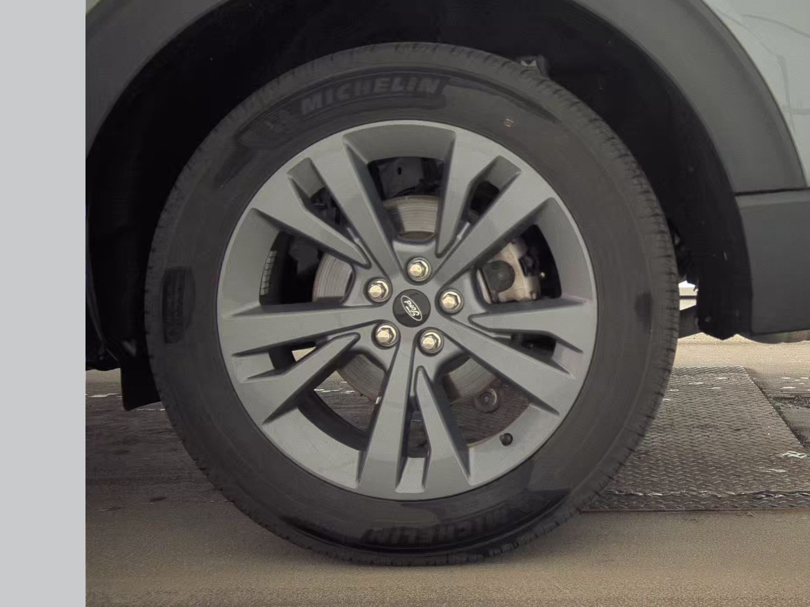 2023 Ford Explorer XLT AWD