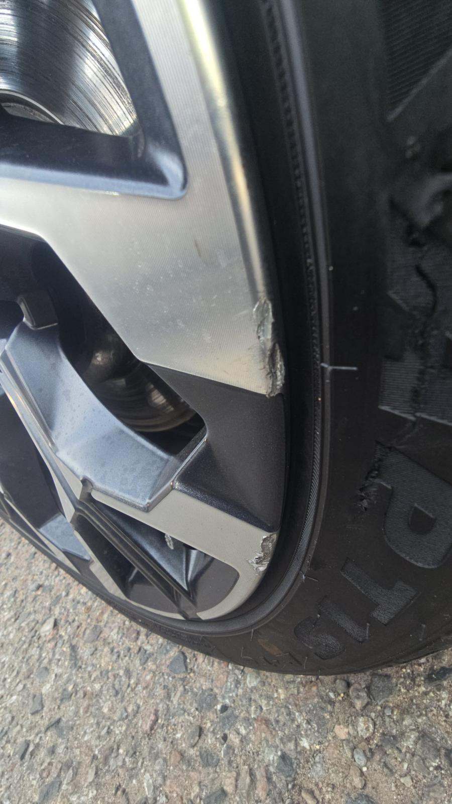 2025 BMW 3 Series 330i xDrive AWD