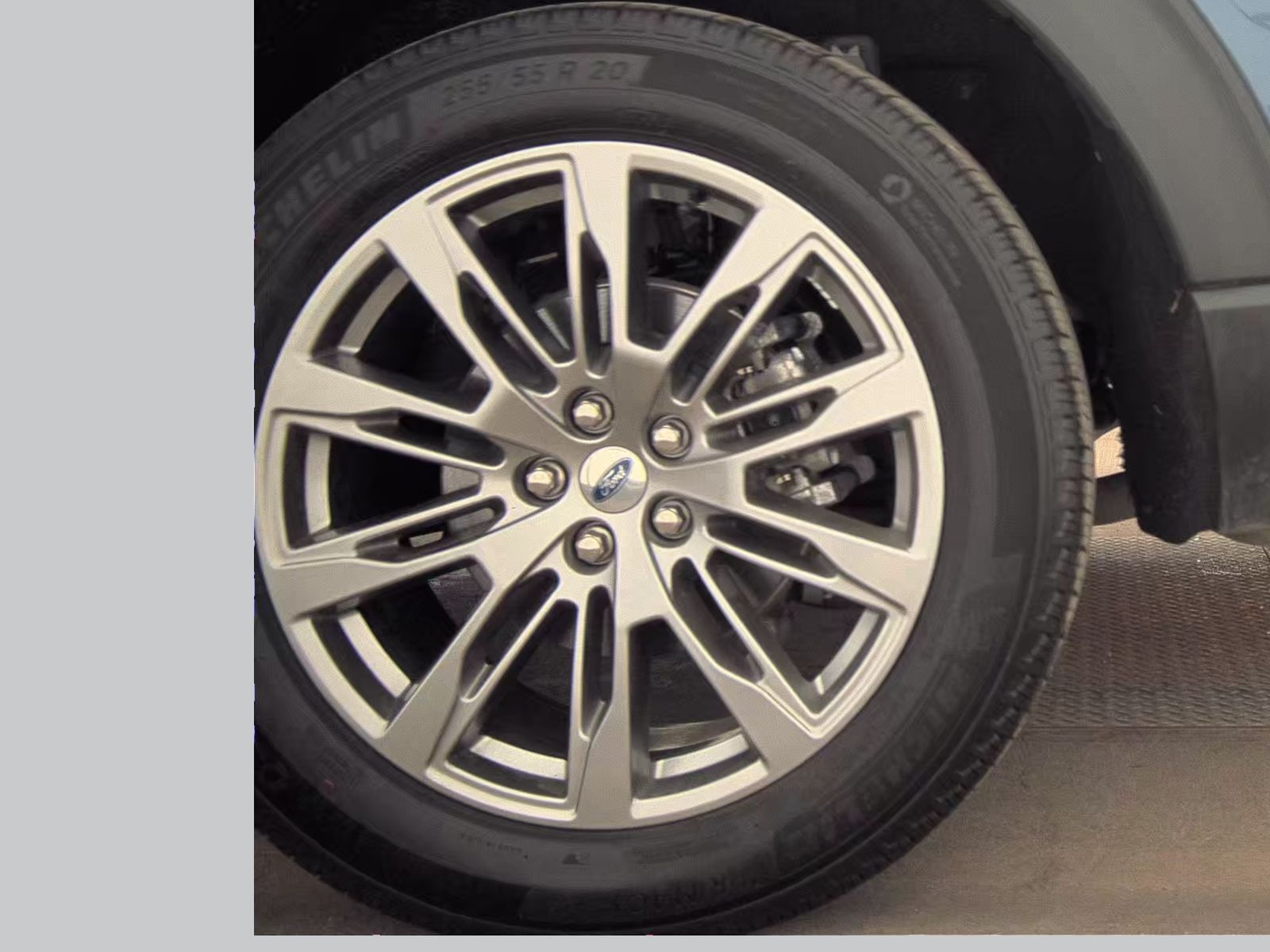 2025 Ford Explorer Active AWD