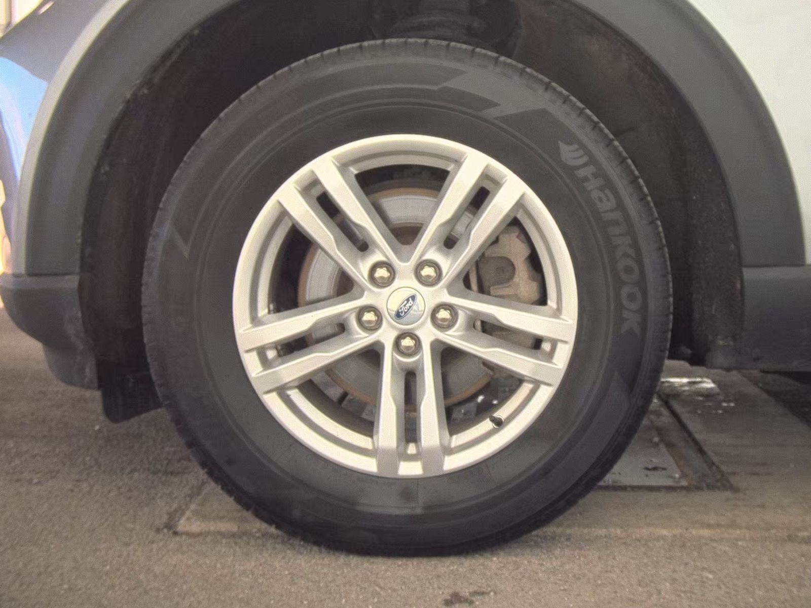 2023 Ford Explorer XLT AWD