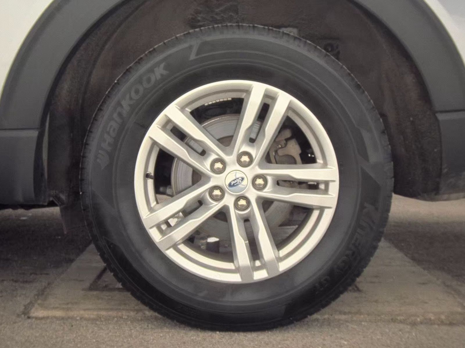 2023 Ford Explorer XLT AWD