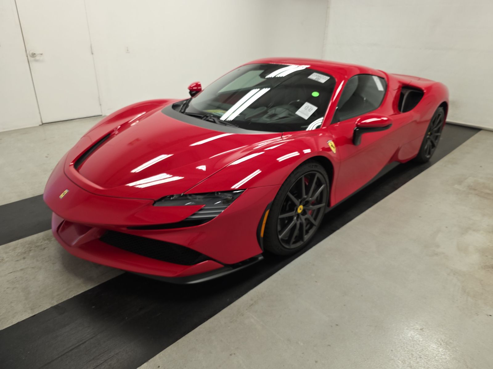 2022 Ferrari SF90 Spider Base AWD