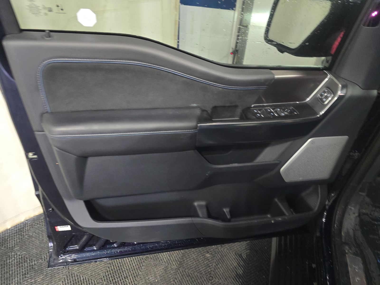 2025 Ford F-150 Platinum AWD