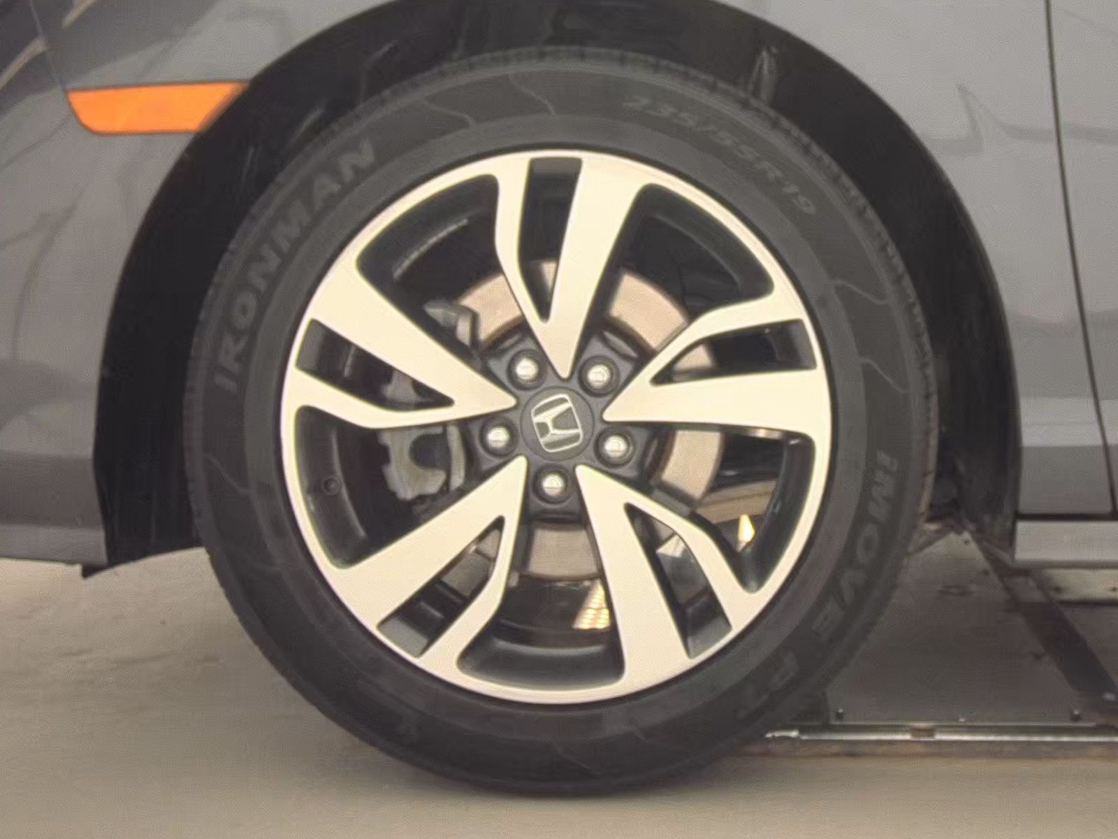 2023 Honda Odyssey Touring FWD