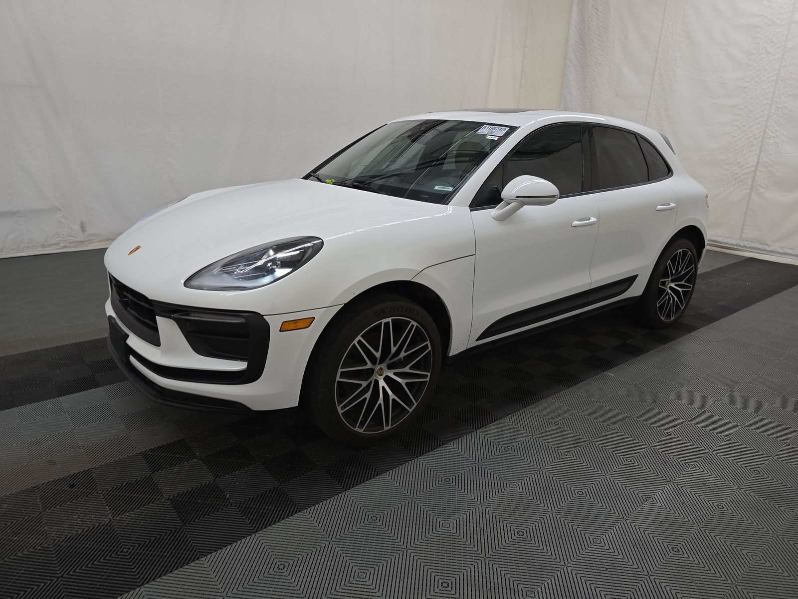 2022 Porsche Macan Base AWD