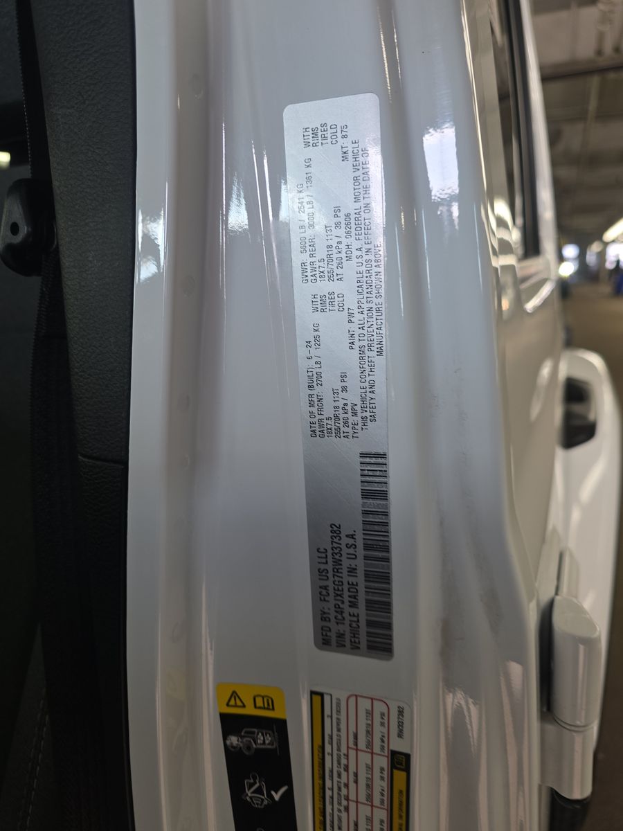 2024 Jeep Wrangler Sahara AWD