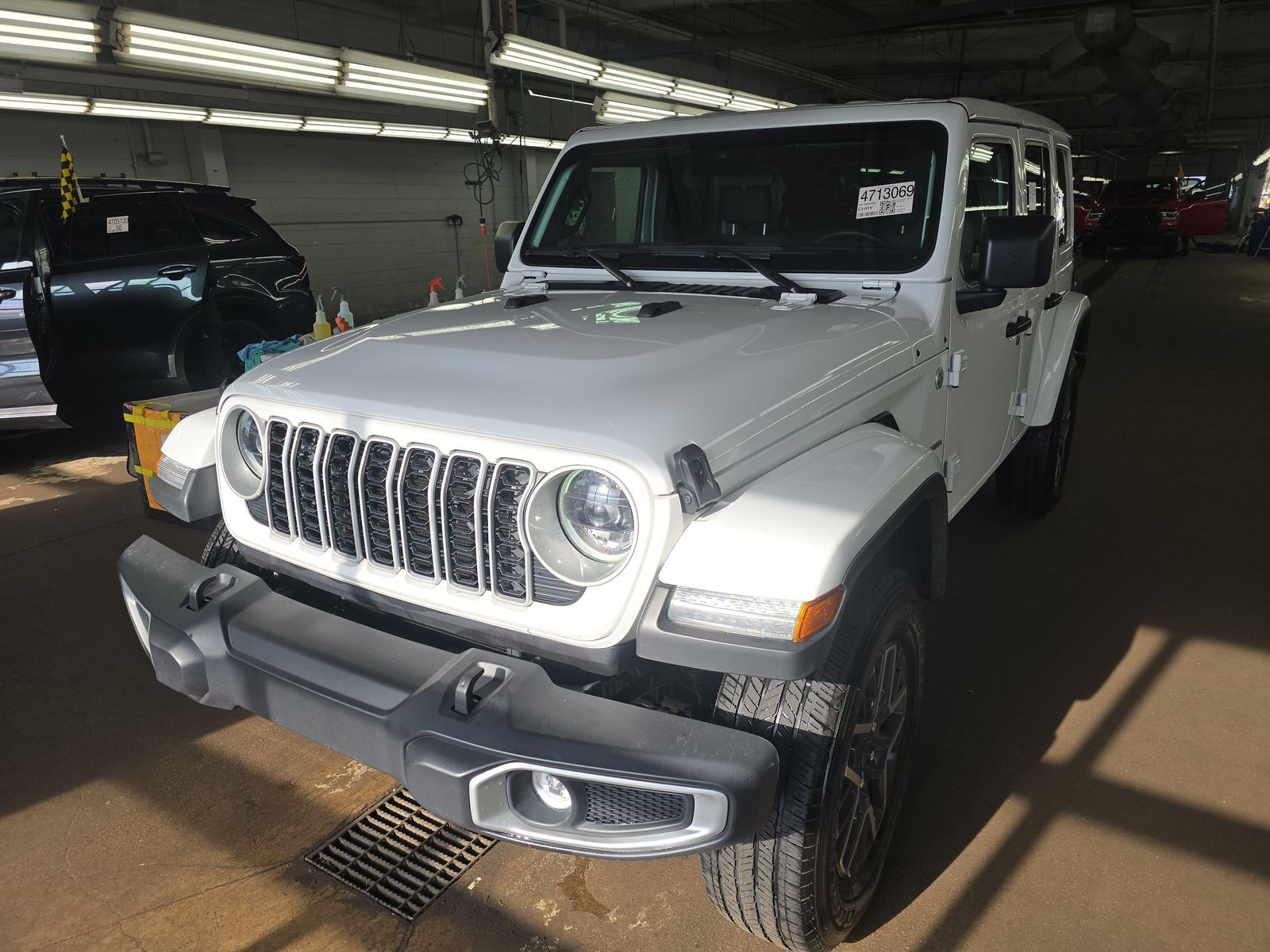 2024 Jeep Wrangler Sahara AWD