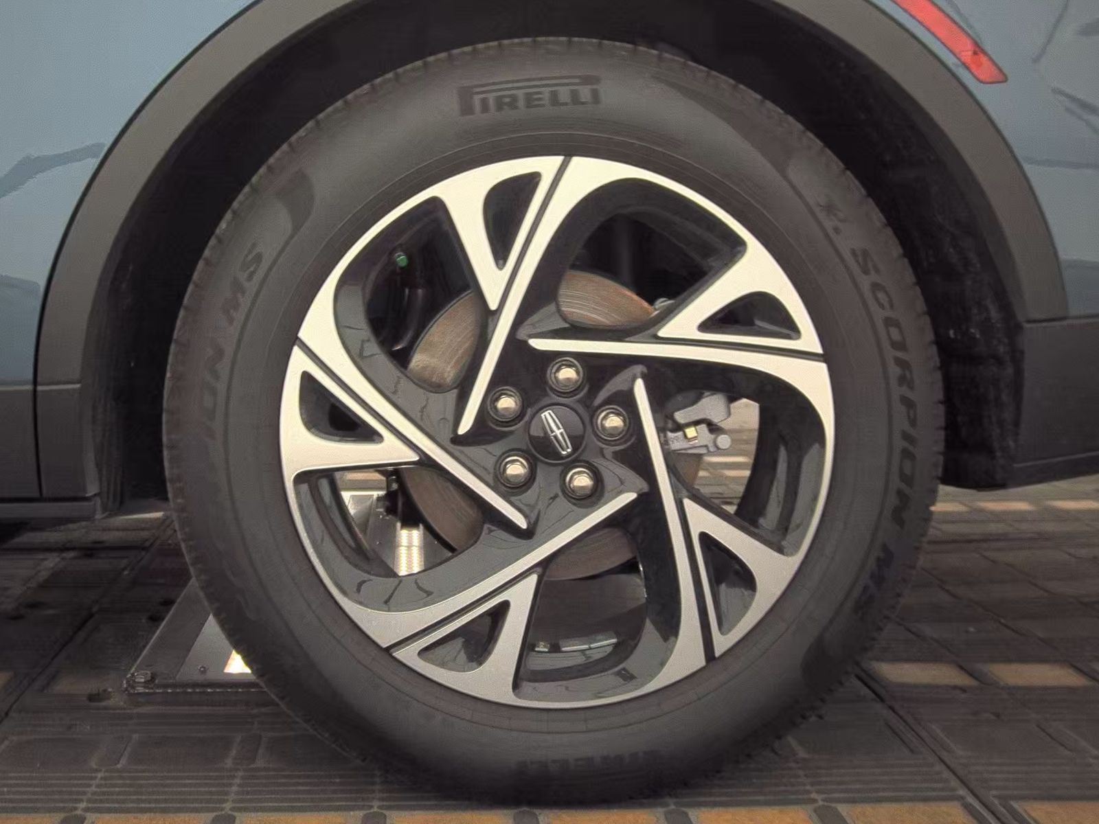 2025 Lincoln Nautilus Premiere AWD