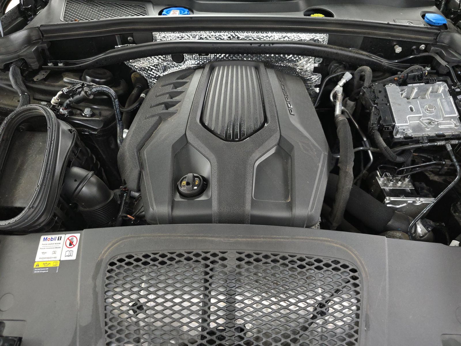 2023 Porsche Macan Base AWD