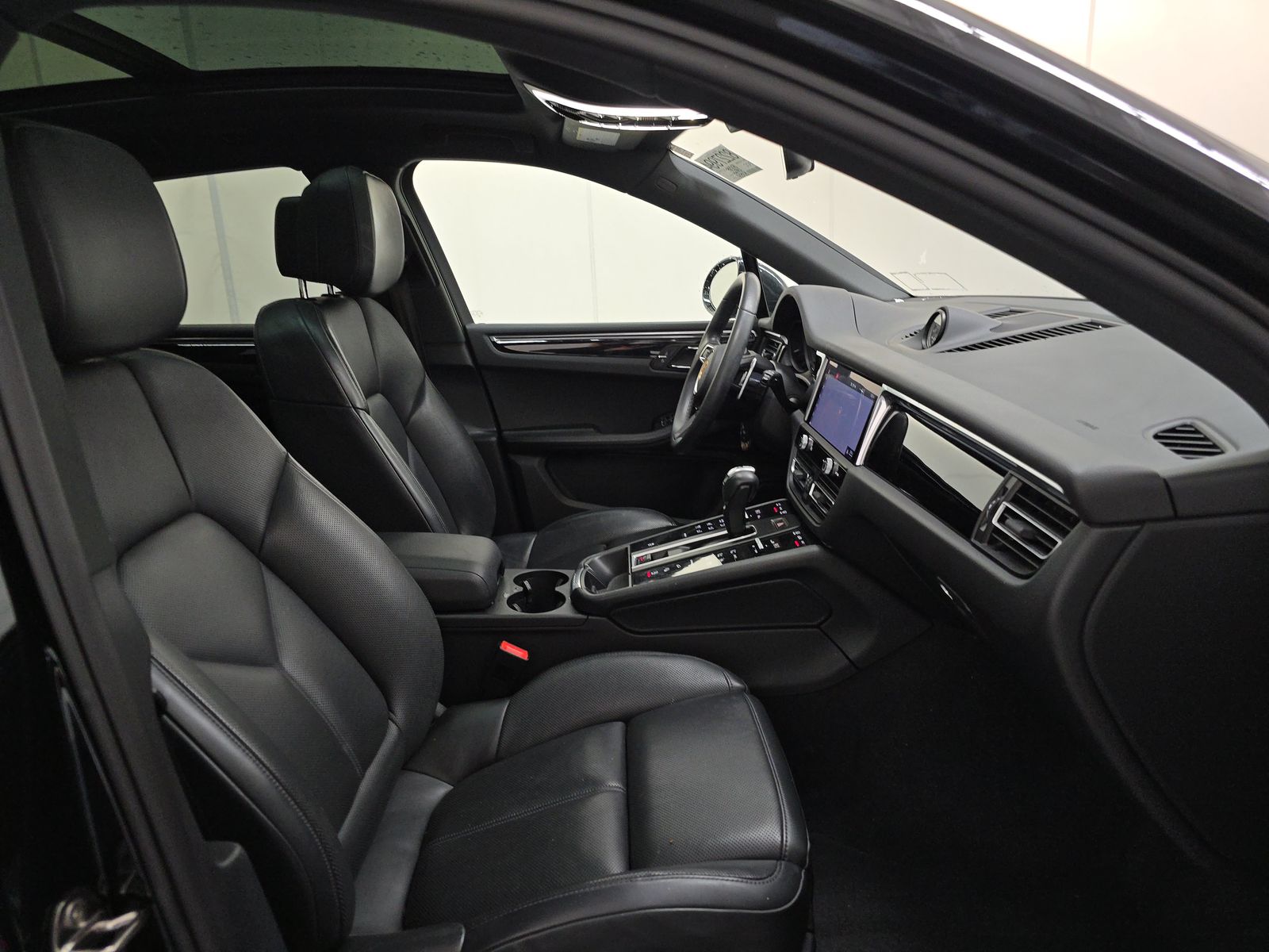 2023 Porsche Macan Base AWD