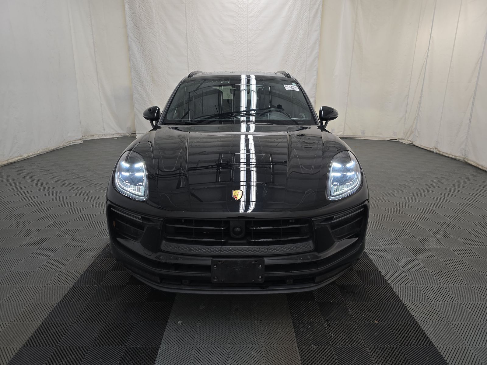 2023 Porsche Macan Base AWD