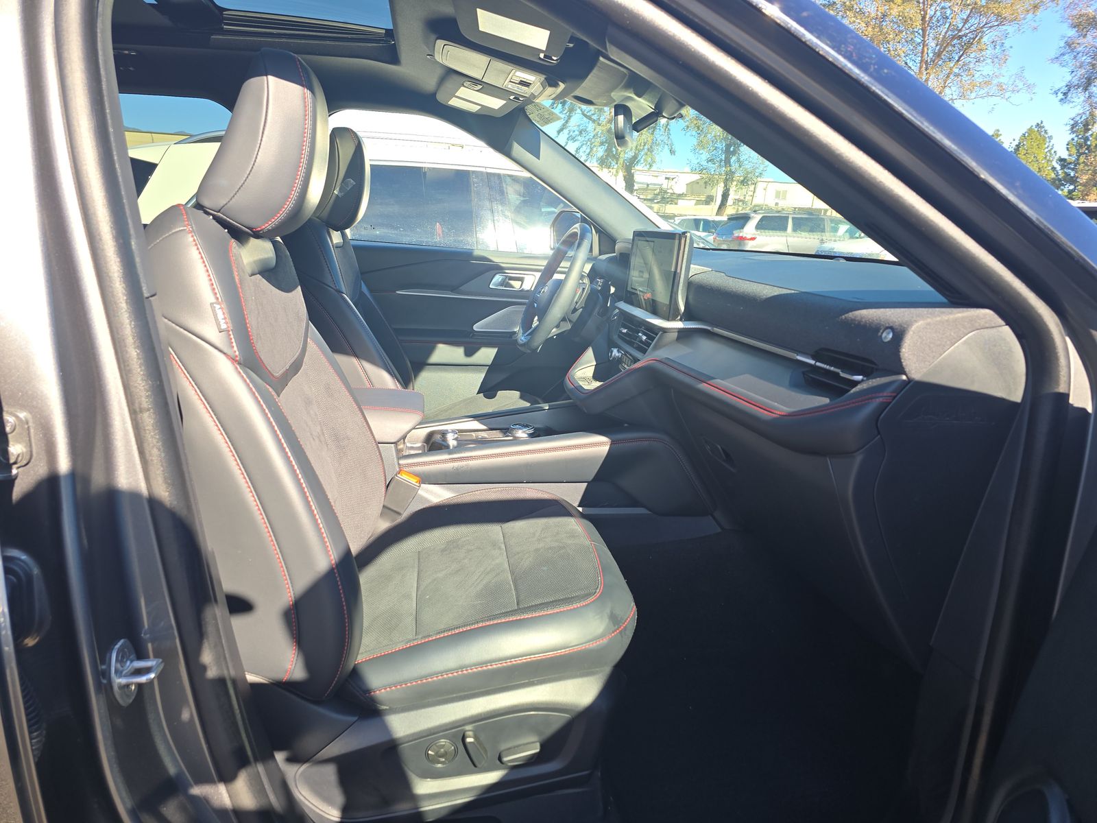 2025 Ford Explorer ST AWD