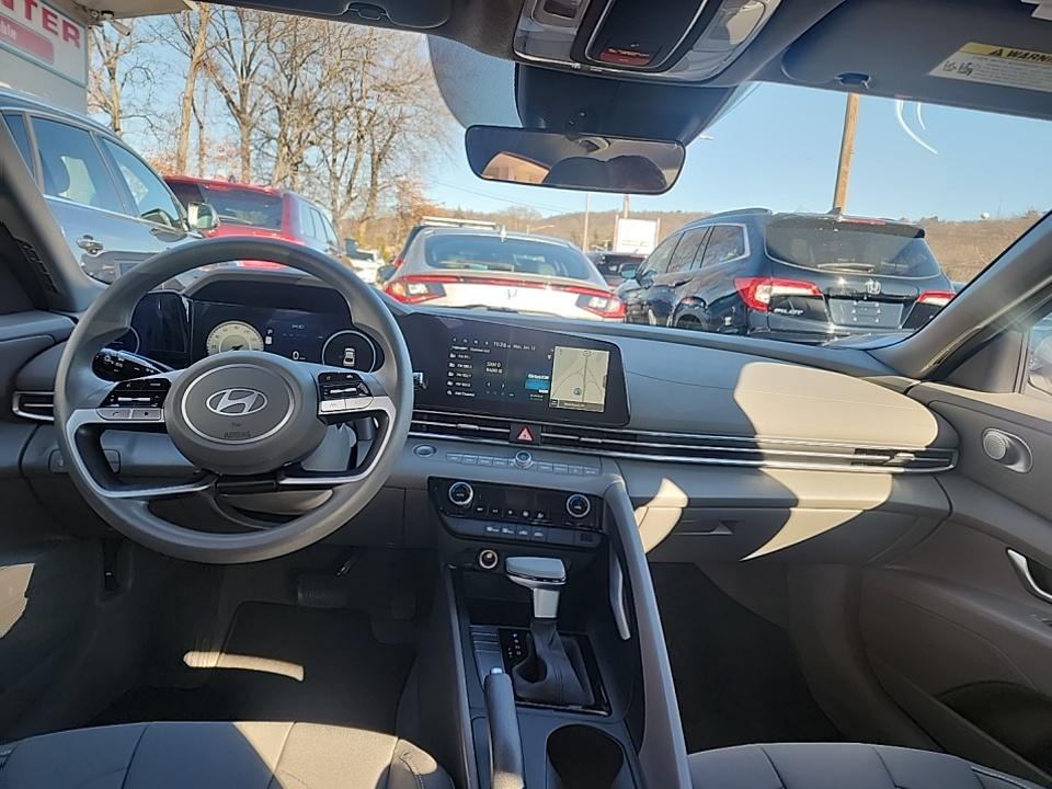 2024 Hyundai Elantra SEL FWD