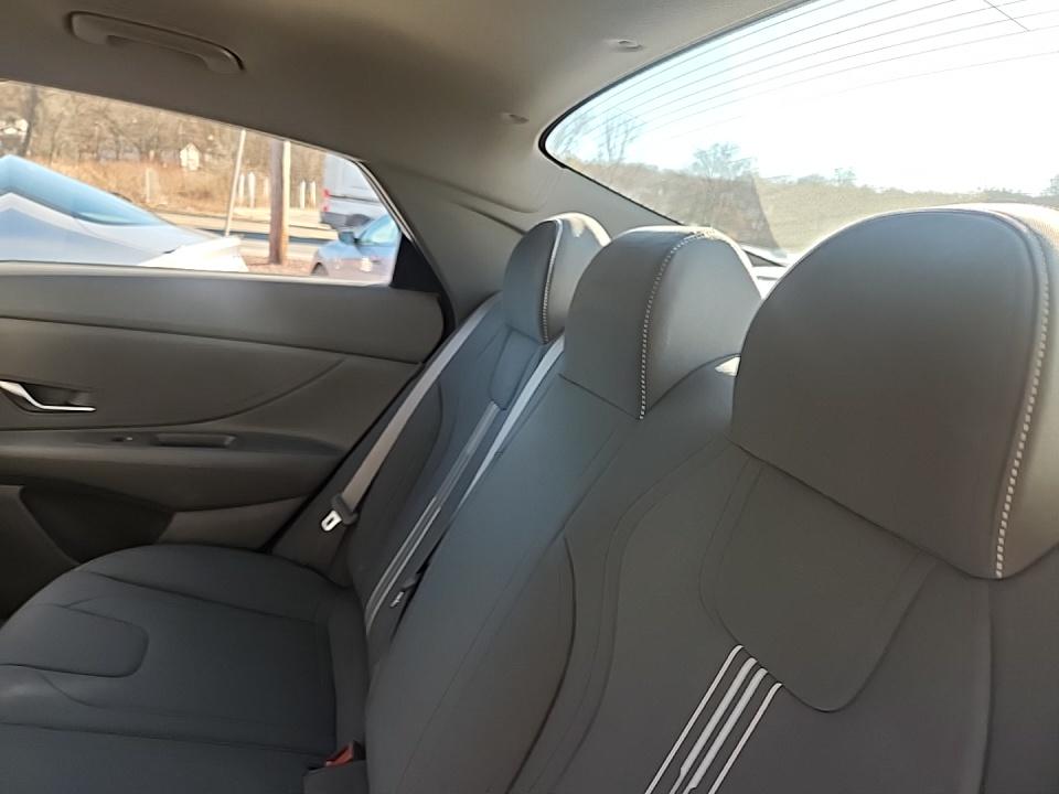 2024 Hyundai Elantra SEL FWD