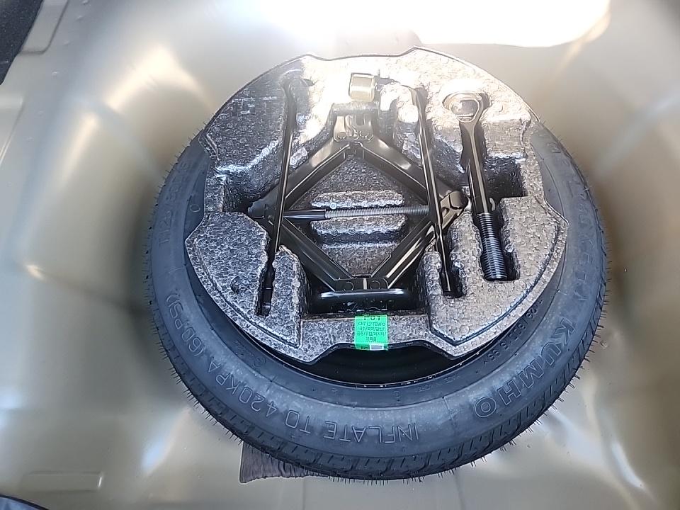 2024 Hyundai Elantra SEL FWD