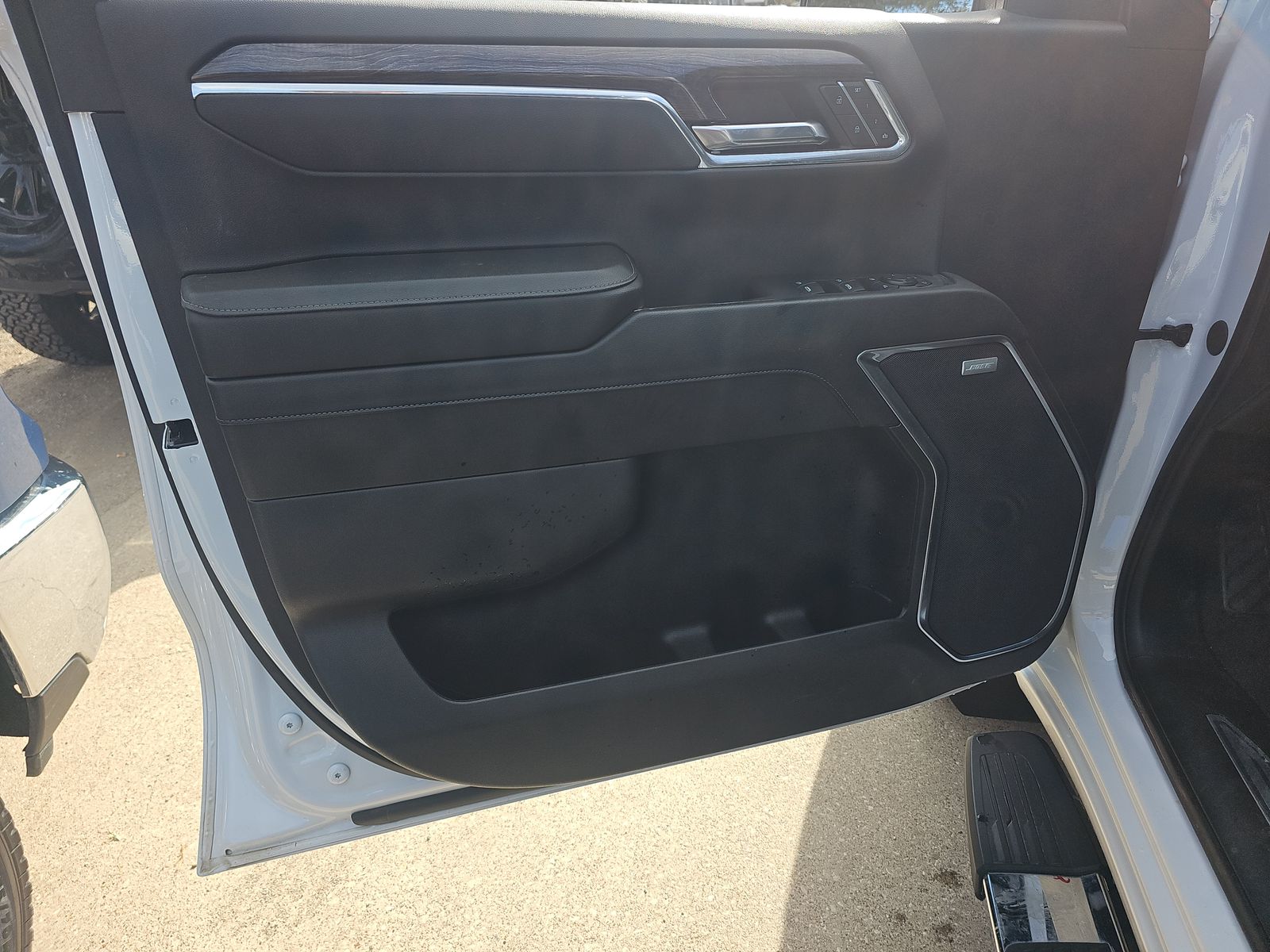 2025 Chevrolet Silverado 1500 LTZ AWD