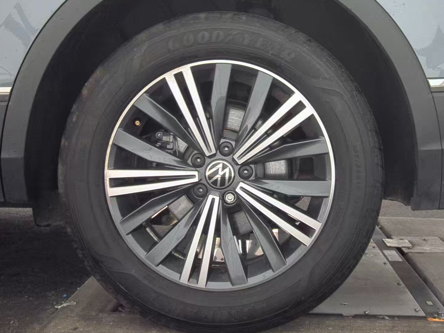 2024 Volkswagen Tiguan 2.0T Wolfsburg Edition FWD