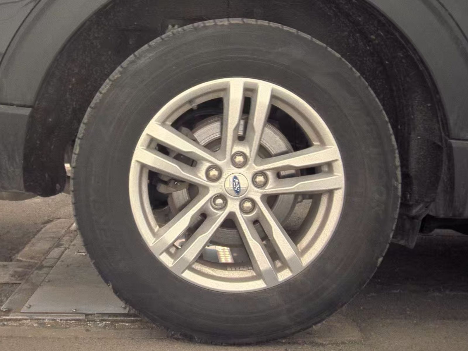 2023 Ford Explorer XLT AWD