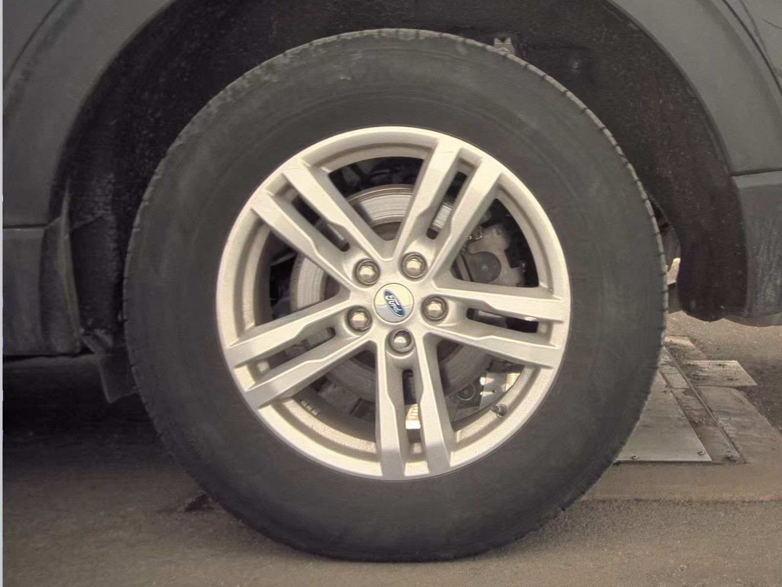 2023 Ford Explorer XLT AWD