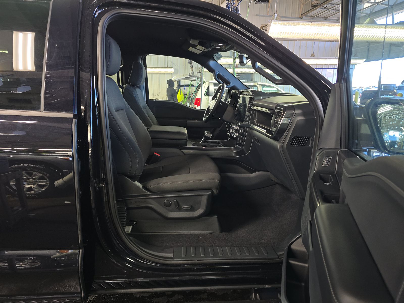 2023 Ford F-150 Hybrid XLT AWD