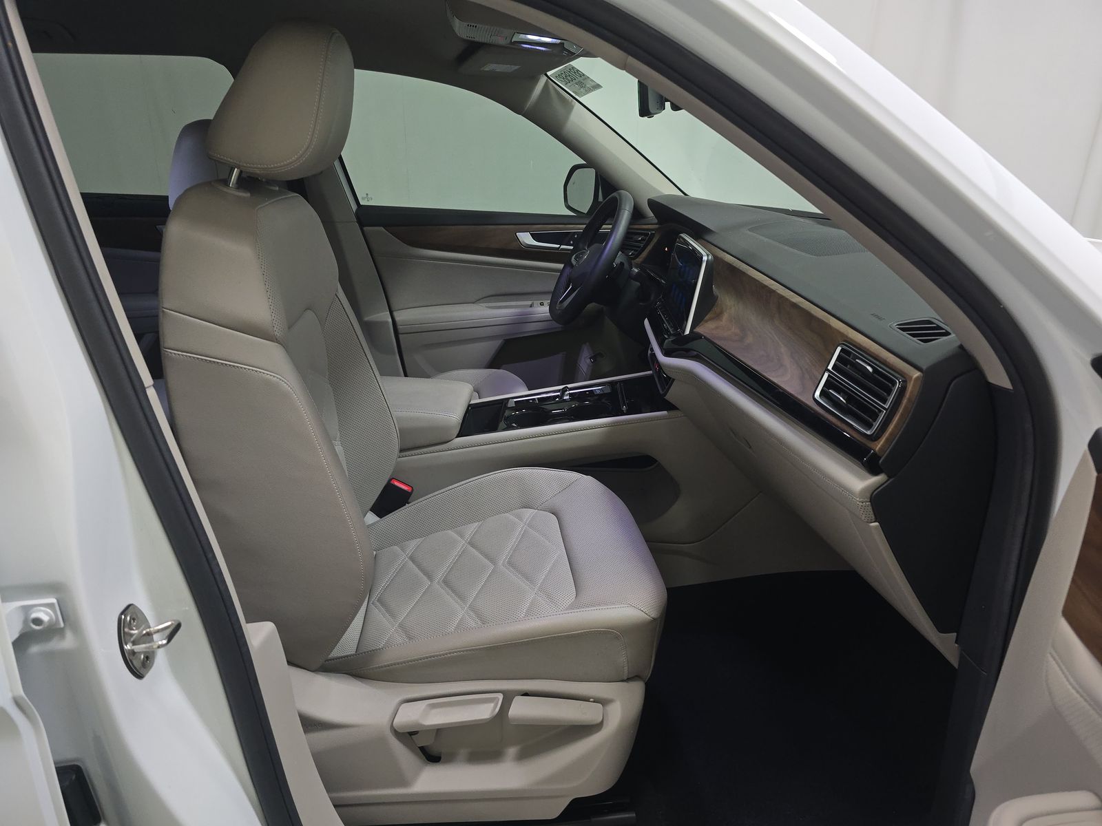 2024 Volkswagen Atlas 2.0T SE FWD