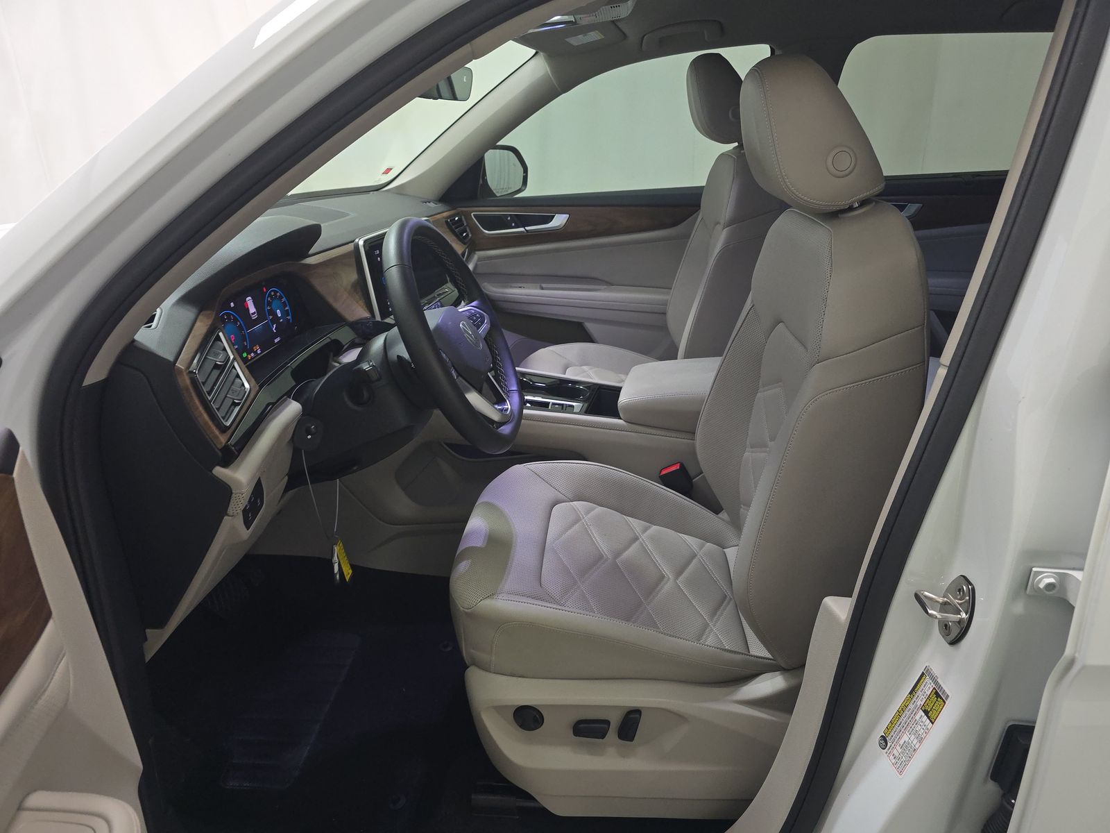 2024 Volkswagen Atlas 2.0T SE FWD