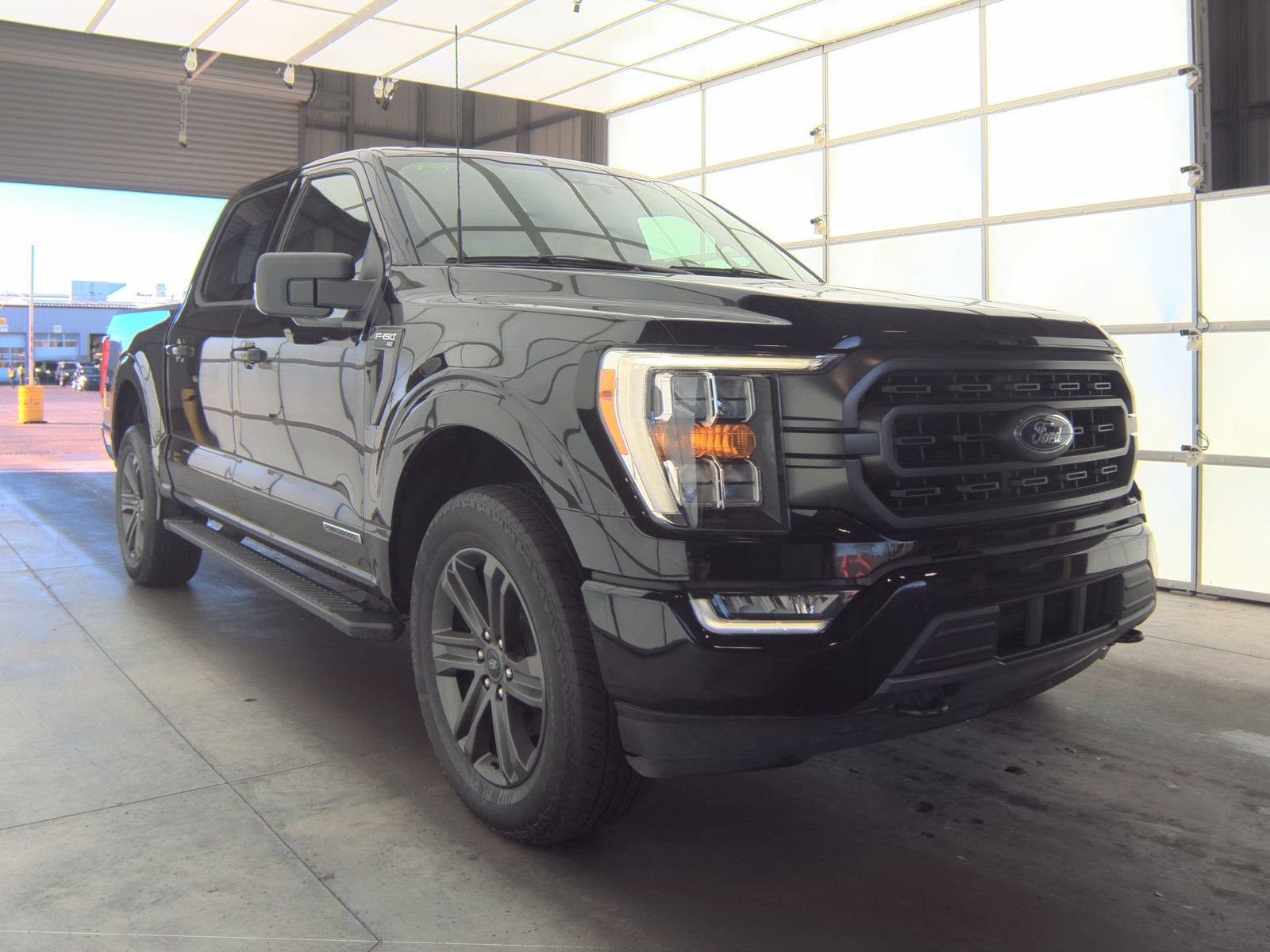 2023 Ford F-150 Hybrid XLT AWD