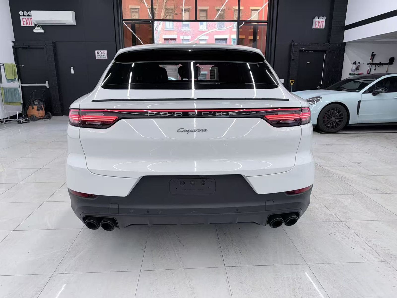 2023 Porsche Cayenne Platinum Edition AWD