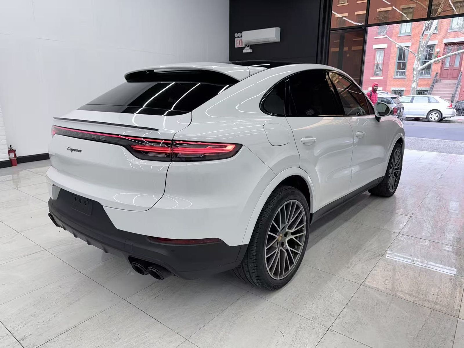 2023 Porsche Cayenne Platinum Edition AWD