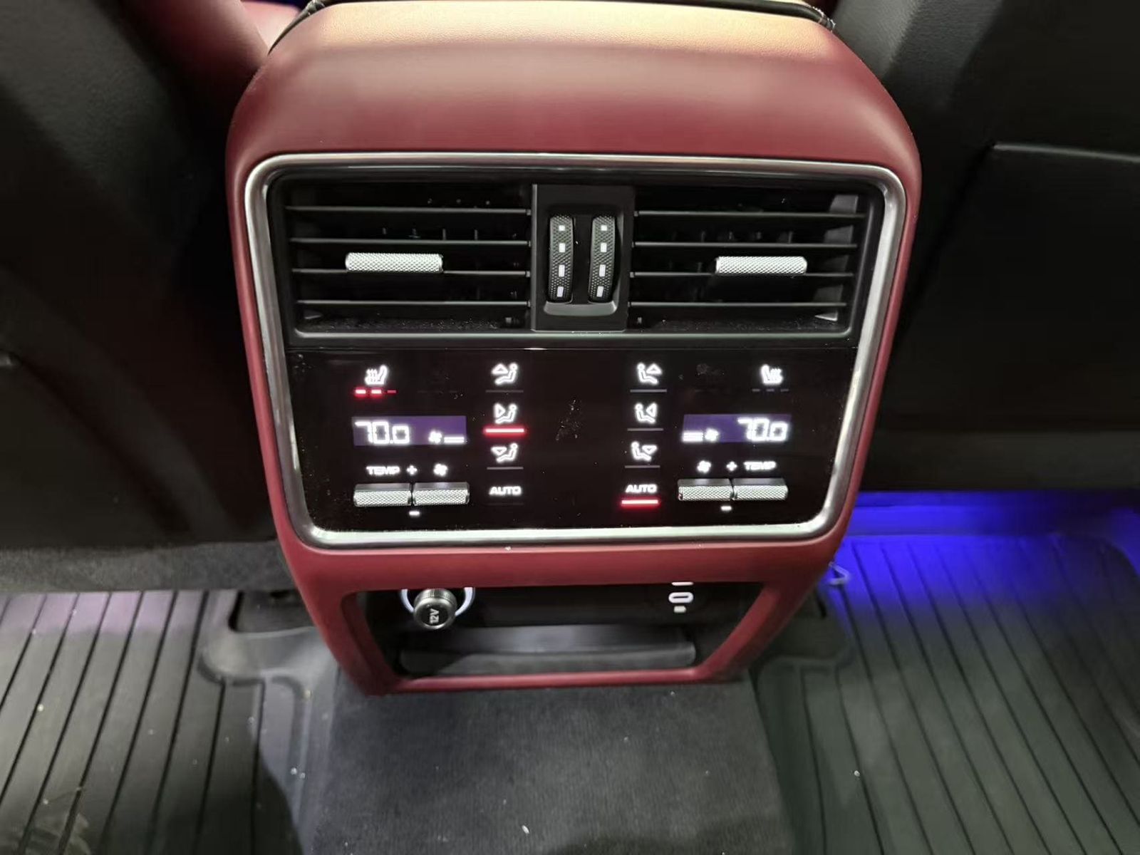 2023 Porsche Cayenne Platinum Edition AWD