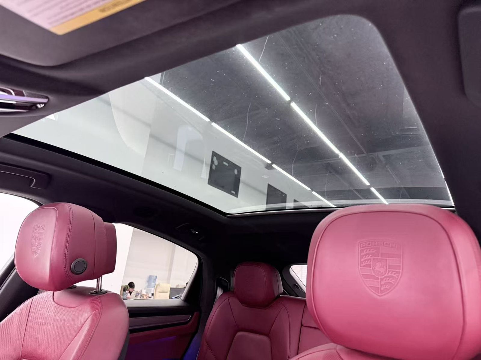 2023 Porsche Cayenne Platinum Edition AWD