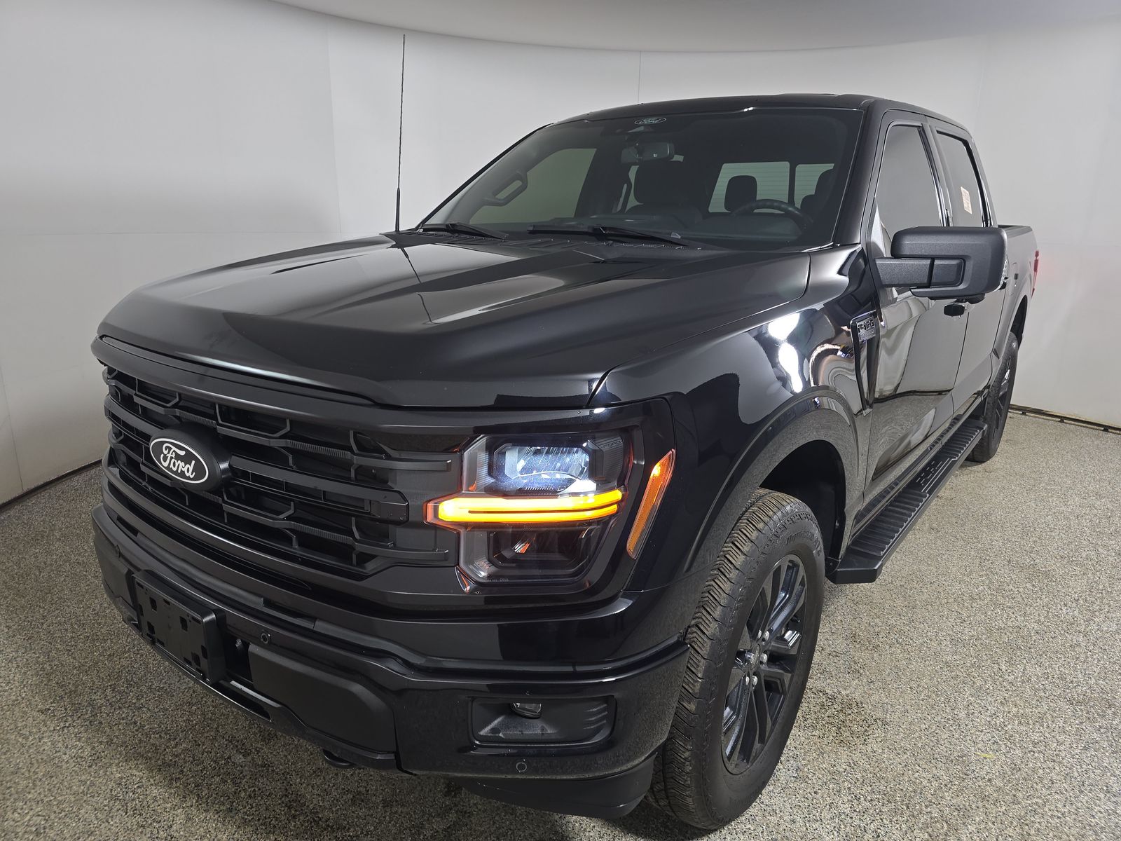 2024 Ford F-150 XLT AWD