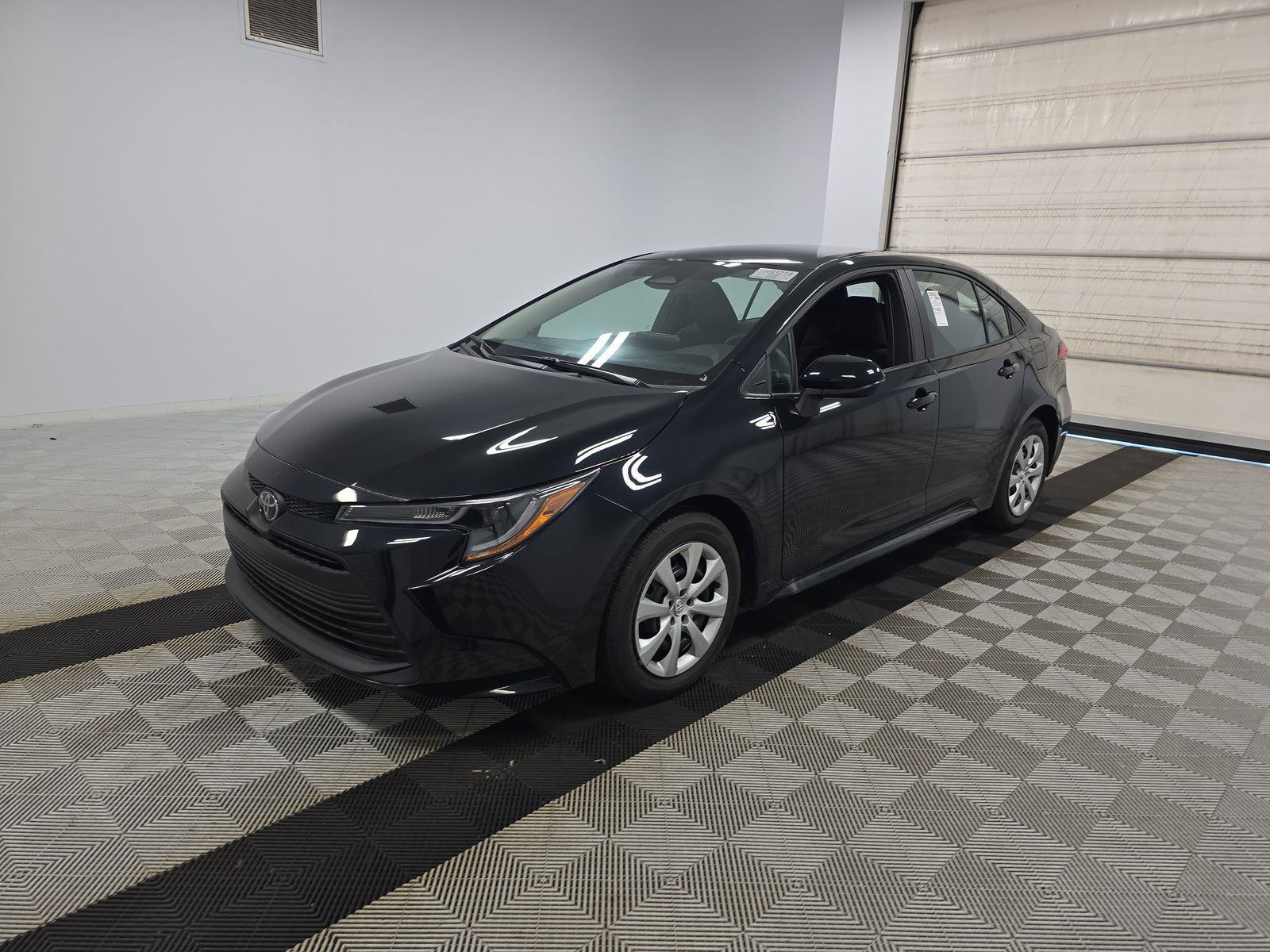 2025 Toyota Corolla LE FWD